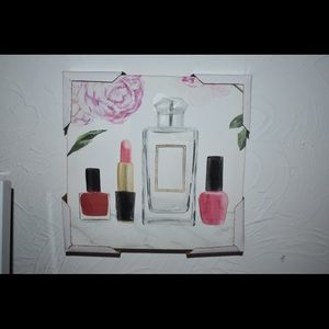 Brand new wall decor never used still in package